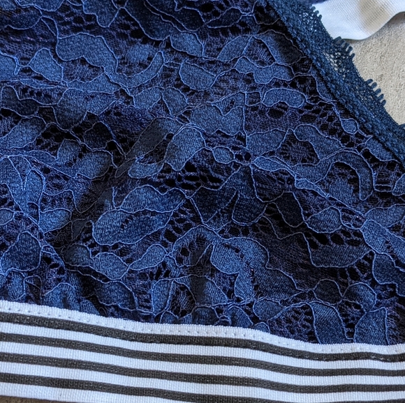 Dainty Lace bralette - Picture 2 of 5